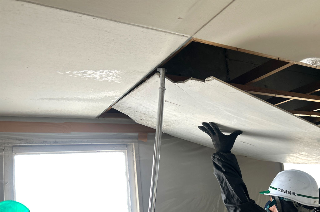 アスベスト除去作業開始